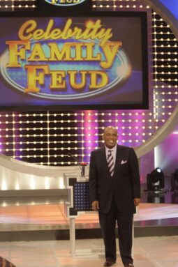 Watch Celebrity Family Feud on Hulu